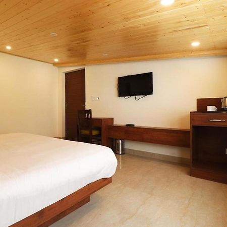 Hotel Mussoorie Heights Dehradun Bagian luar foto