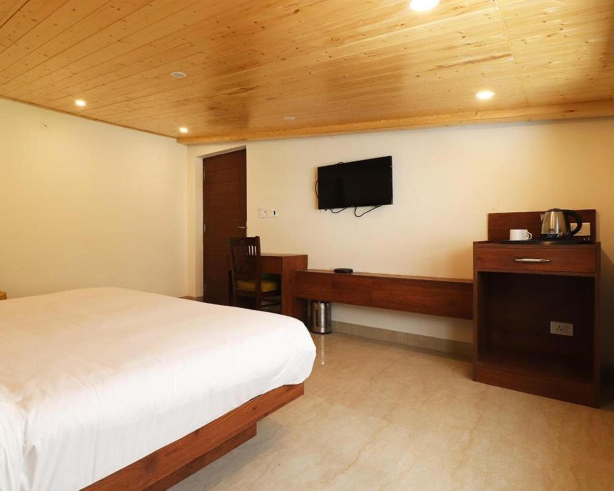 Hotel Mussoorie Heights Dehradun Bagian luar foto