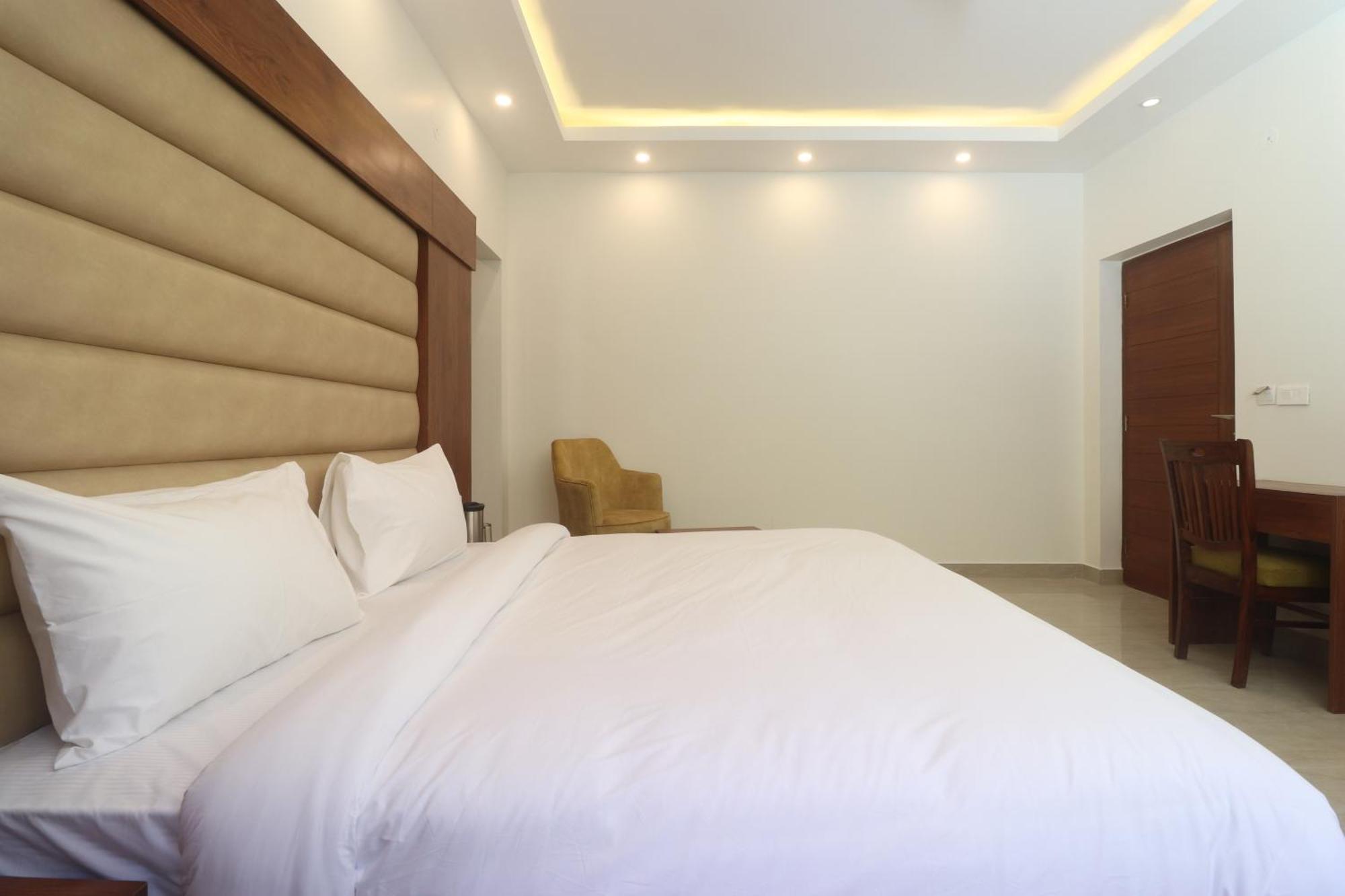 Hotel Mussoorie Heights Dehradun Bagian luar foto