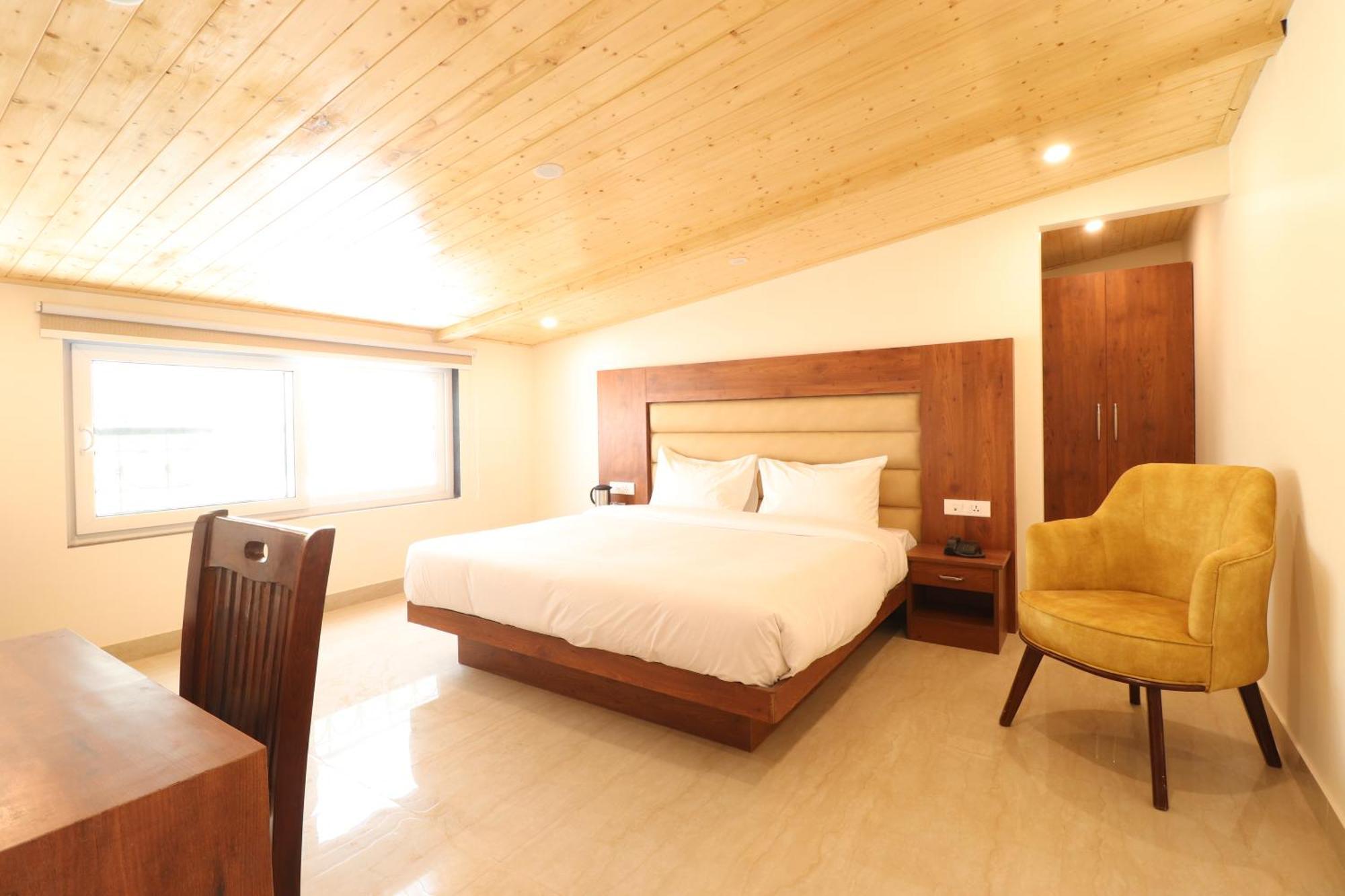 Hotel Mussoorie Heights Dehradun Bagian luar foto
