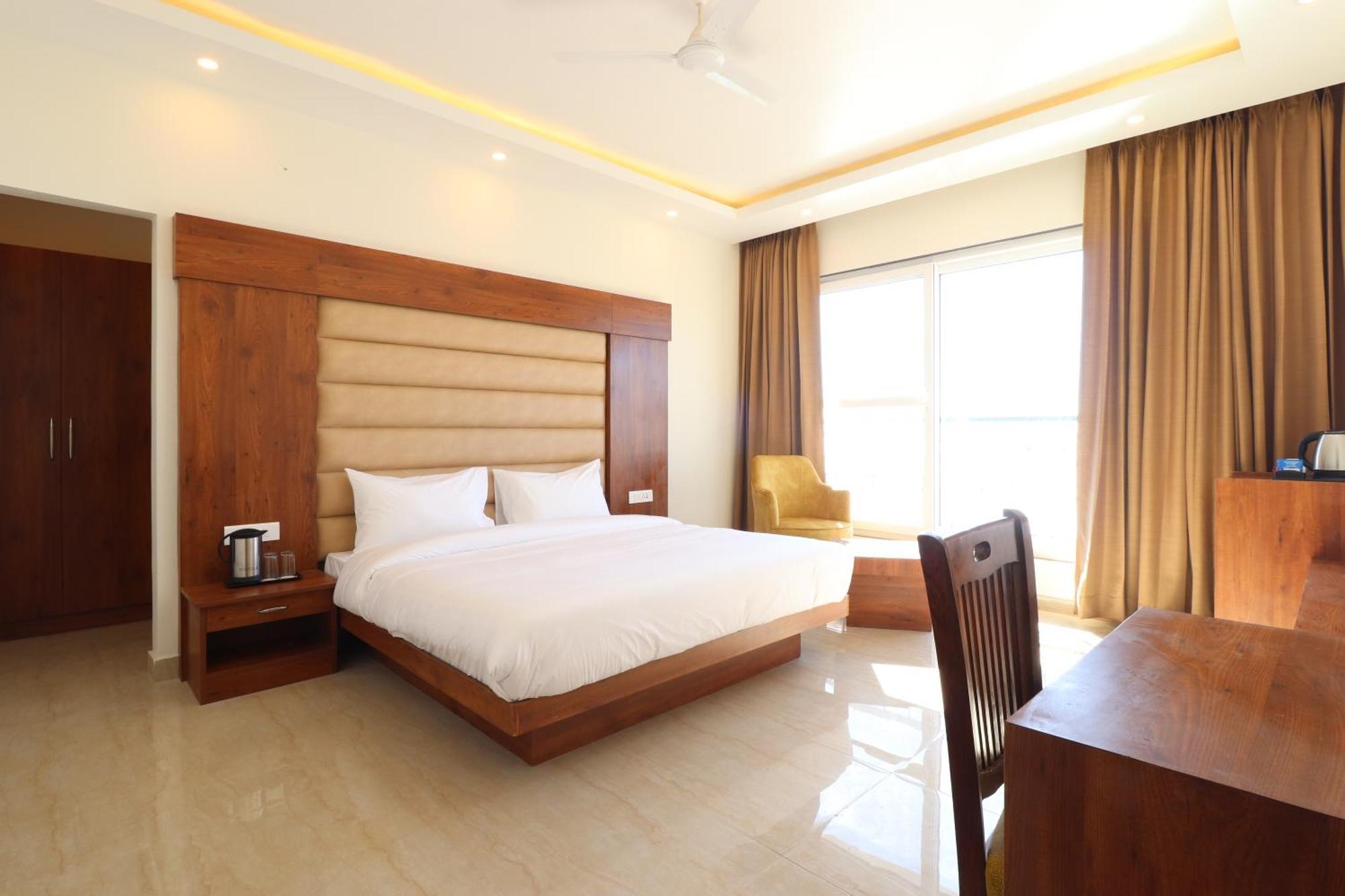 Hotel Mussoorie Heights Dehradun Bagian luar foto